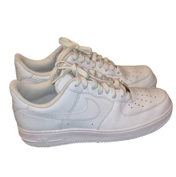 Men's Nike Air Force 1 Lace up Sneakers - Picture 3 of 14